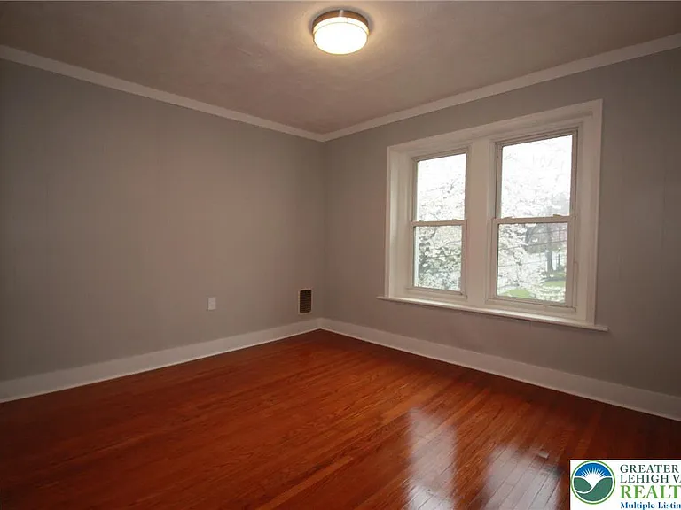 513 Cattell St — Photo 12