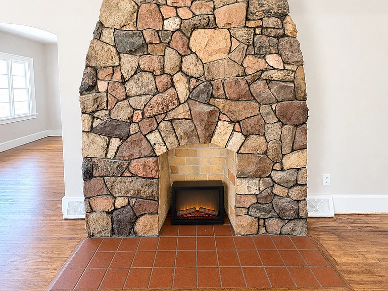 901 Woodsdale Ave — Photo 6