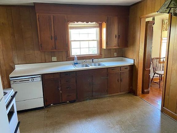 5th image of 1312 Vivian Ave