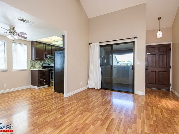 3rd image of 450 S Willard Ave