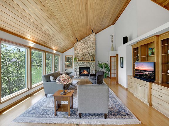 5th image of 502 Shoreline Dr