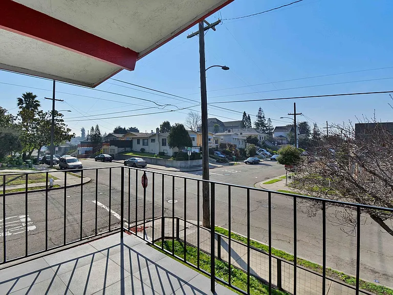 1140 E22nd Street — Photo 17
