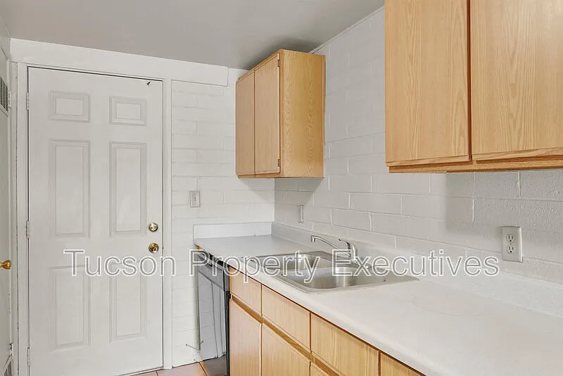 2 bed, 1.0 bath, 635 sqft, $1,000 — Photo 2