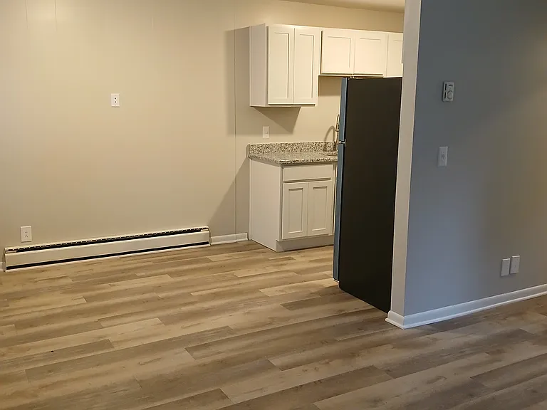 Franklin Manor Apartments — Photo 10