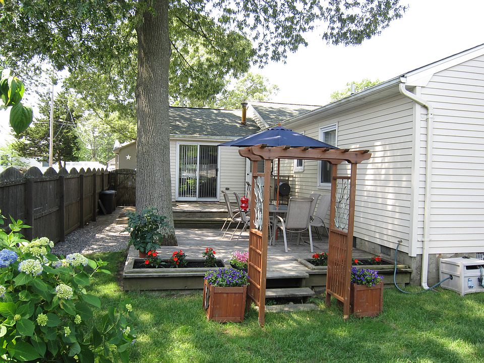 Two-Tiered deck