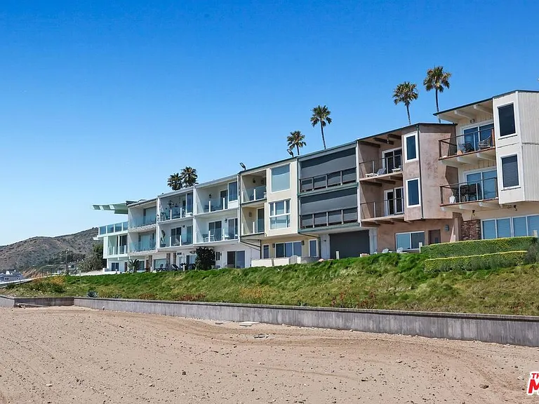 11874 Beach Club Way — Photo 40