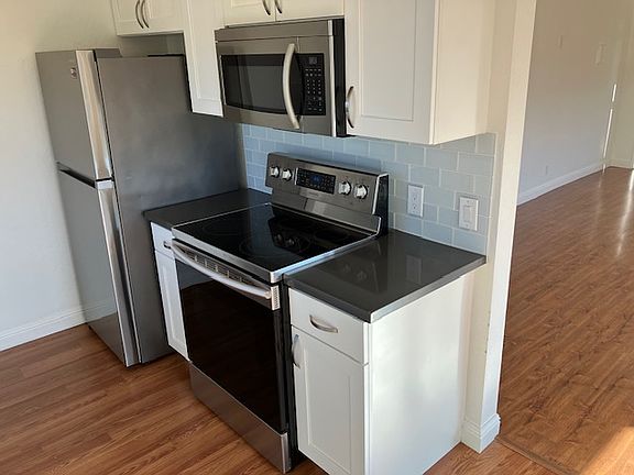 3rd image of 416 Villa Ter APT 4