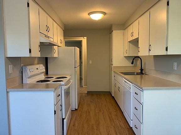 5th image of 2605 T St APT 4
