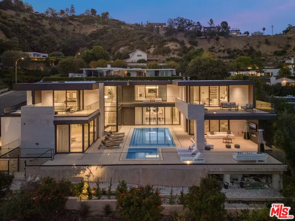 9255 Swallow Dr, Los Angeles, CA 90069