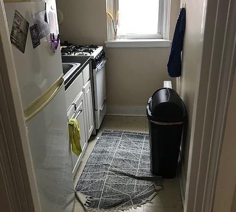 5th image of 958 Delaware Ave APT 8