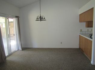 270 N Osmun Ave, Clovis, CA 93612