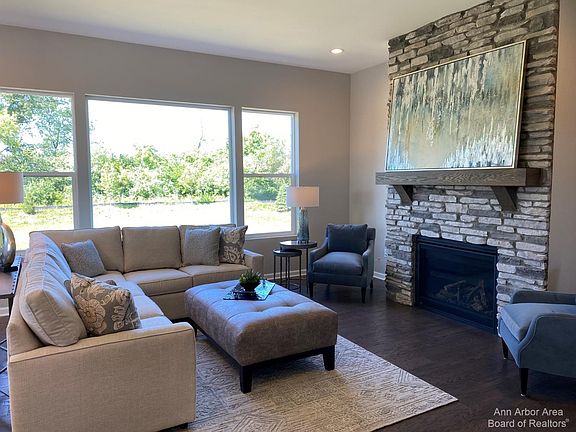 3rd image of 4842 Burton Ln #23