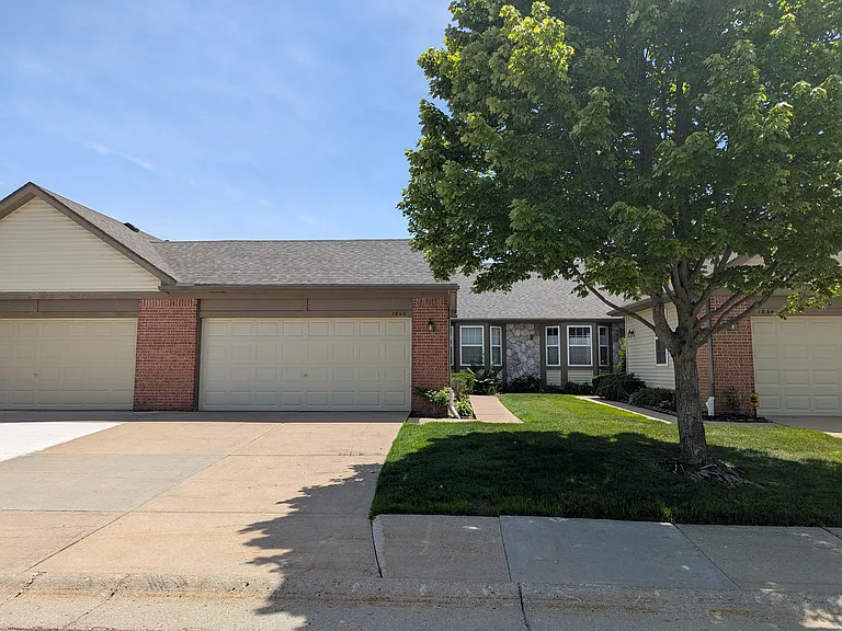 1866 N Kenwyck Dr — Photo 4