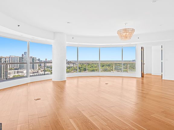 4th image of 2881 Peachtree Rd NE APT 2201