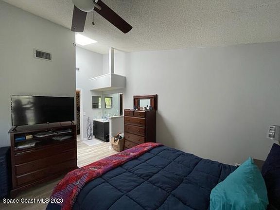 5th image of 345 Oak Haven Dr #1