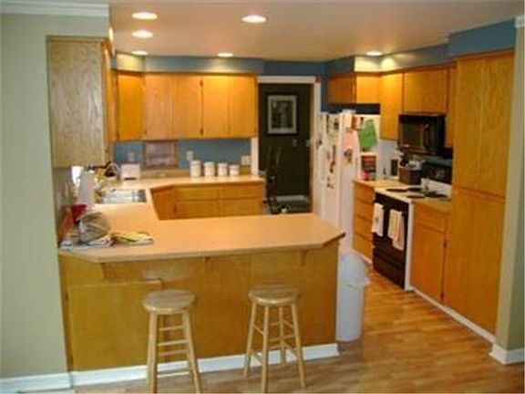 4th image of 3816 140th Pl NW