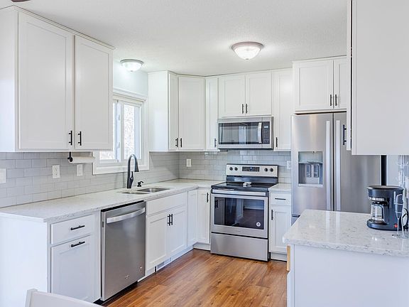 5th image of 10520 Unity St NW