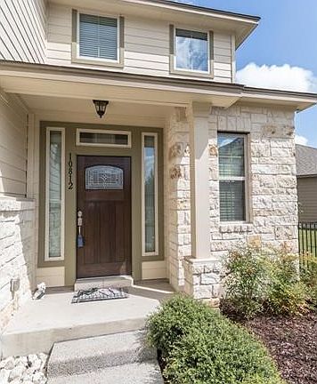 3rd image of 10812 Gates Ln