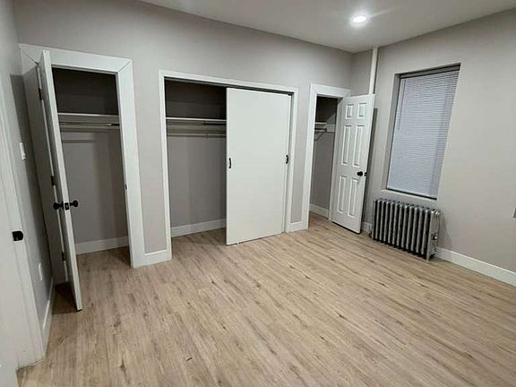 5th image of 123 Roosevelt Ave #1R