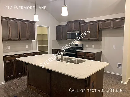 212 Evermore Ln — Photo 4