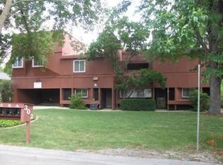 302 Buena Vista Dr APT G, Champaign, IL