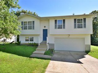 3040 Apple Blossom Ct, High Ridge, MO 63049