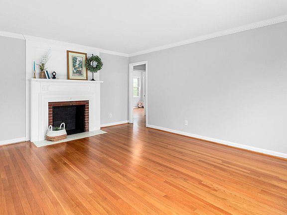 5th image of 1416 Brent St