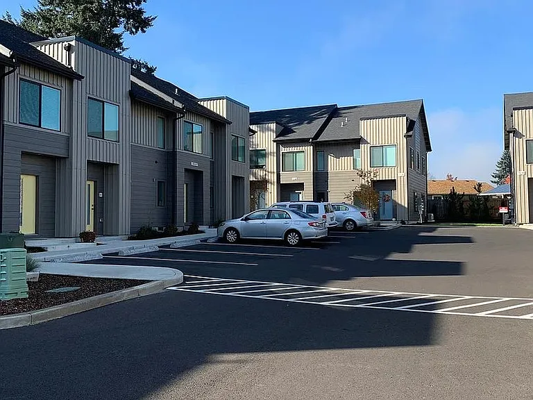 411hol — Photo 12
