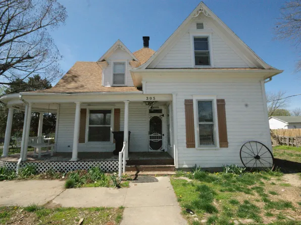 305 S Garfield Street, Humansville, MO 65674