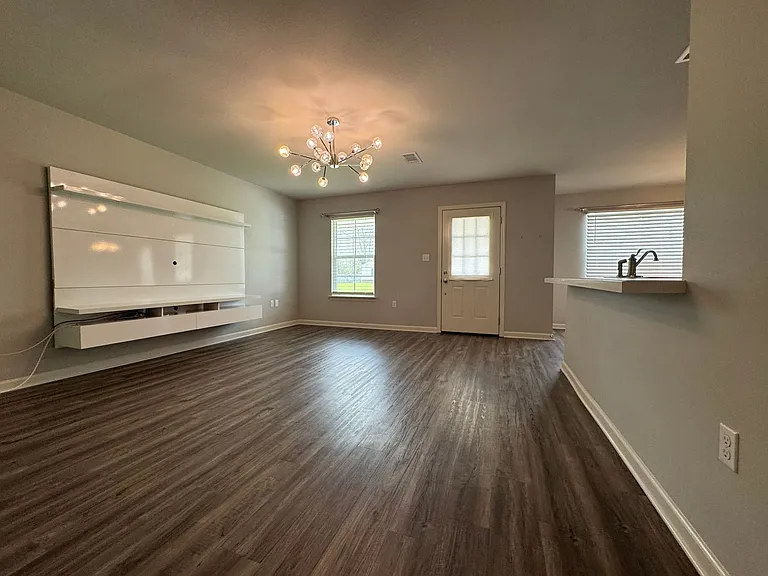 1501 Ravier Ln — Photo 7