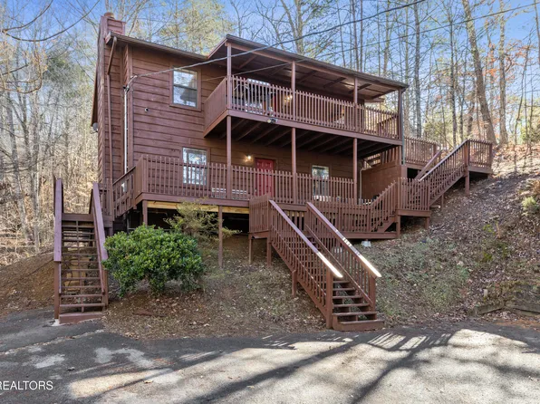 2777 Mountain View Cir, Pigeon Forge, TN 37862
