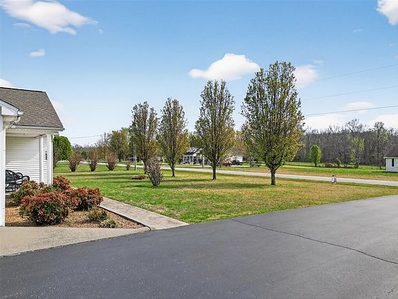 5th image of 110 B Nealy Rd