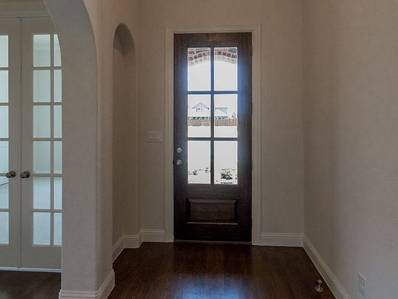 5th image of 2108 Grafton Ln
