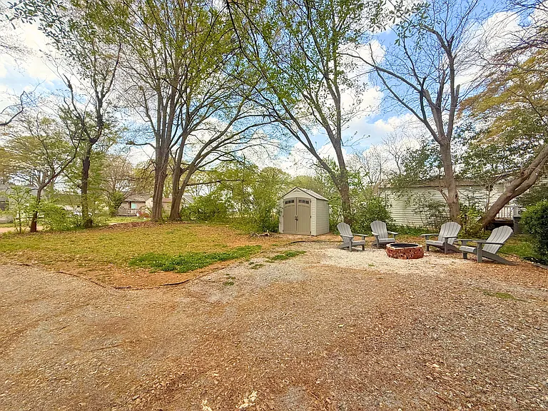 11 Brooks Ave — Photo 29
