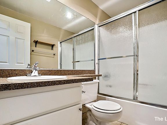 5th image of 3220 Foothill Dr APT 1