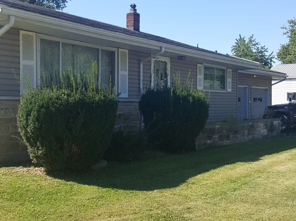 611 E Franklin St, Du Quoin, IL 62832