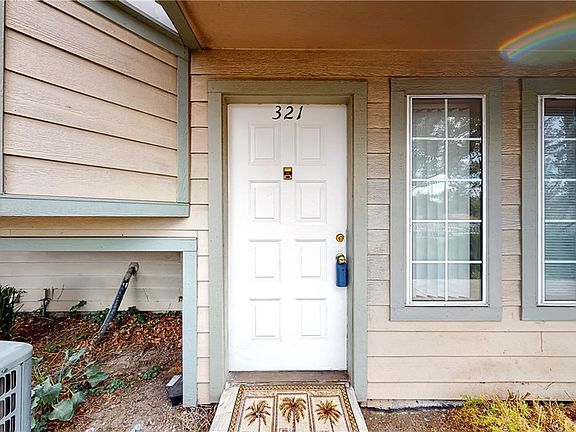 2nd image of 11150 Glenoaks Blvd Unit 321