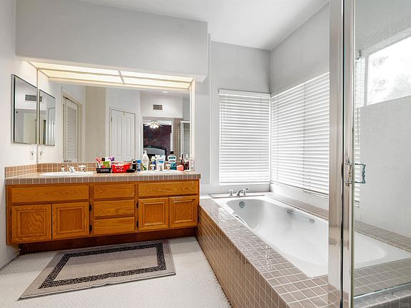 5th image of 13957 Carmel Ridge Rd