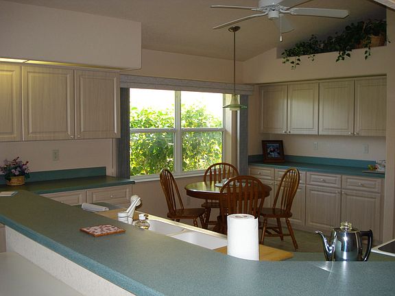 4th image of 7042 S Lake Dr