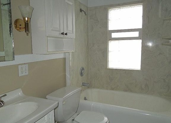 2nd image of 1 Lonsdale Ave