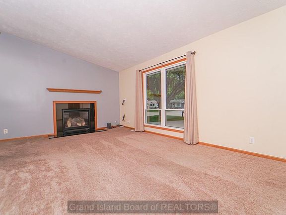 4th image of 4036 Regal Dr
