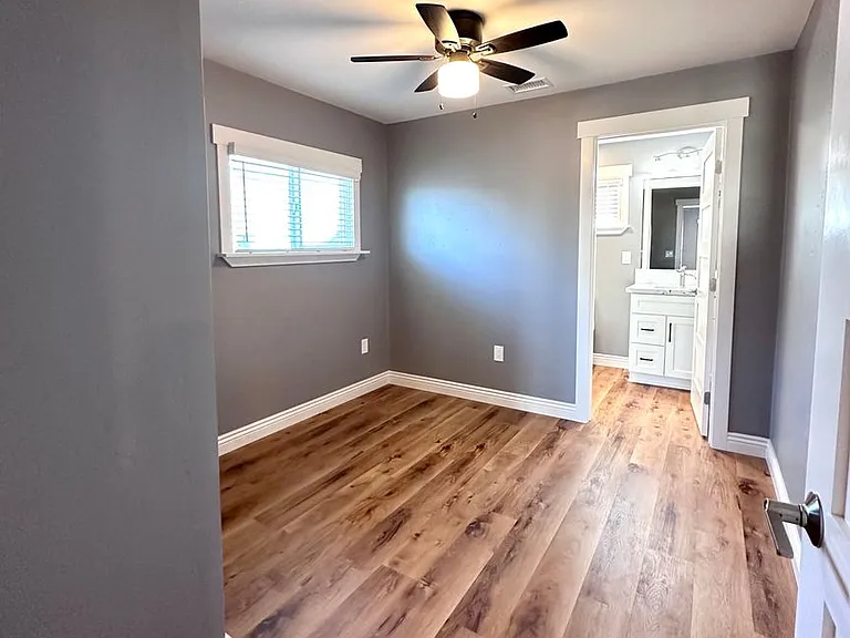 Third Avenue Duplex — Photo 6