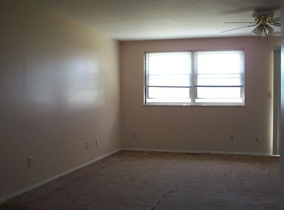 3rd image of 7207 Carmelita Dr