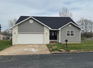 700 Robin Road, Mountain Grove, MO 65711