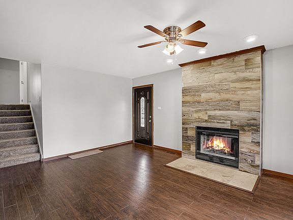 5th image of 15107 Laramie Ave