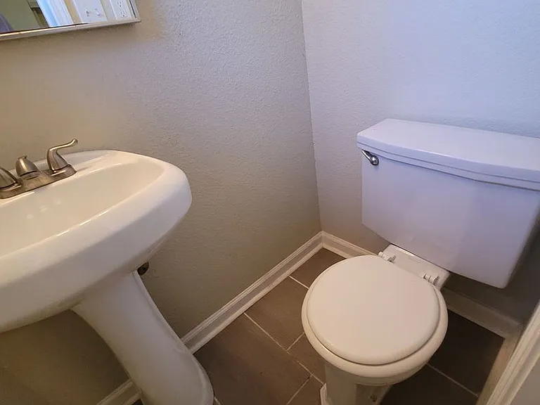 331 Emory Dr — Photo 14