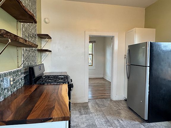 4th image of 306 1/2 Arno St NE