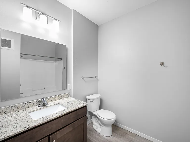 7. Aspen Lofts G - Full Bathroom_1 7. Aspen Lofts G - Full Bathroom_1