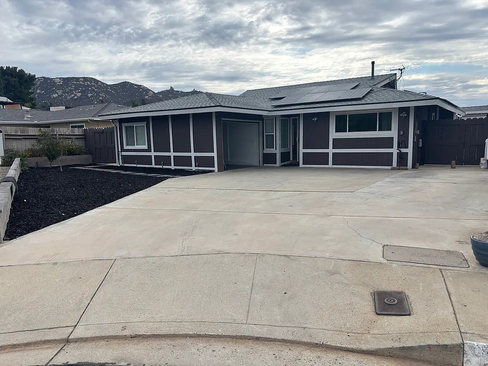 1906 Edith Dr