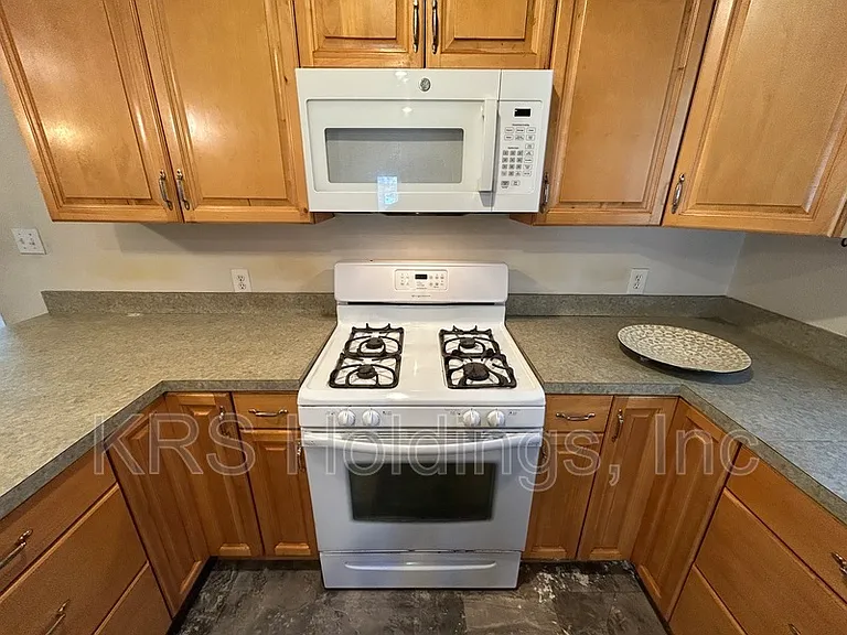 409 E Lorengo Ave — Photo 7